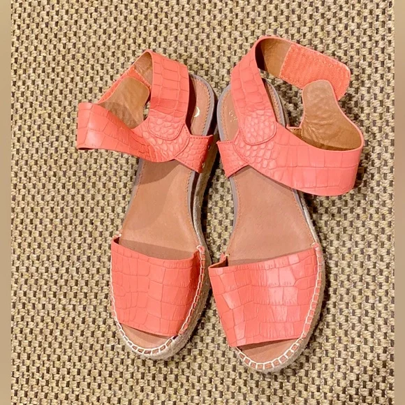 Franco Sarto Coral Croc-Embossed Sandals - Picture 5 of 14